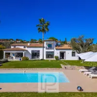 Gated Estate – Exceptional Californian Villa with Panoramic Sea and Village Views | Mougins 🇫🇷