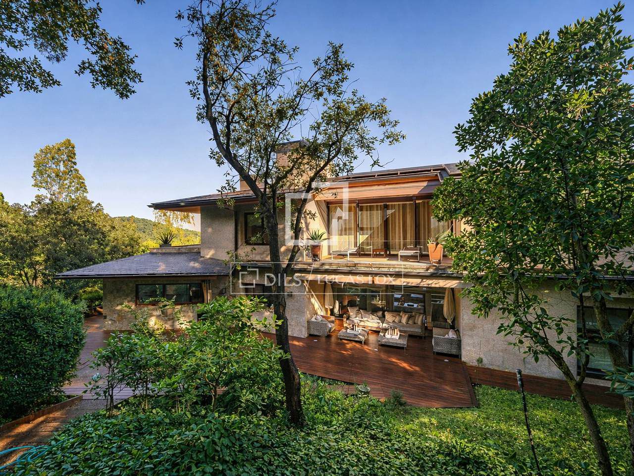7 Bedroom House with 14,000m² garden for sale in Sarrià | Barcelona 🇪🇸