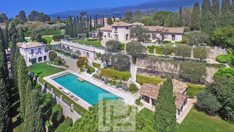 MOUGINS VILLAGE – EXCEPTIONAL ESTATE – PANORAMIC SEA VIEWS | 🇫🇷