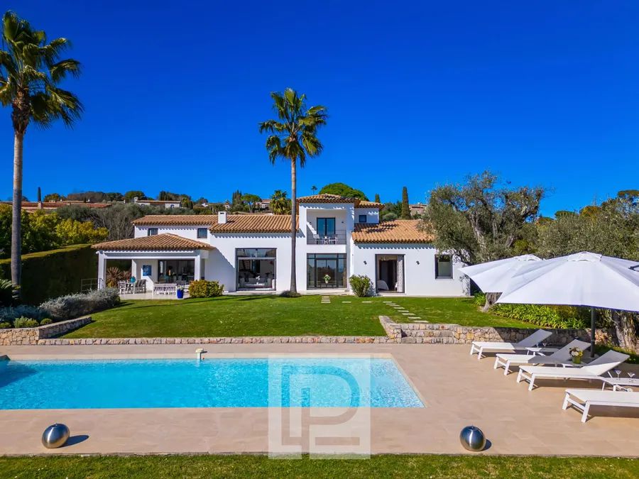 Gated Estate – Exceptional Californian Villa with Panoramic Sea and Village Views | Mougins 🇫🇷