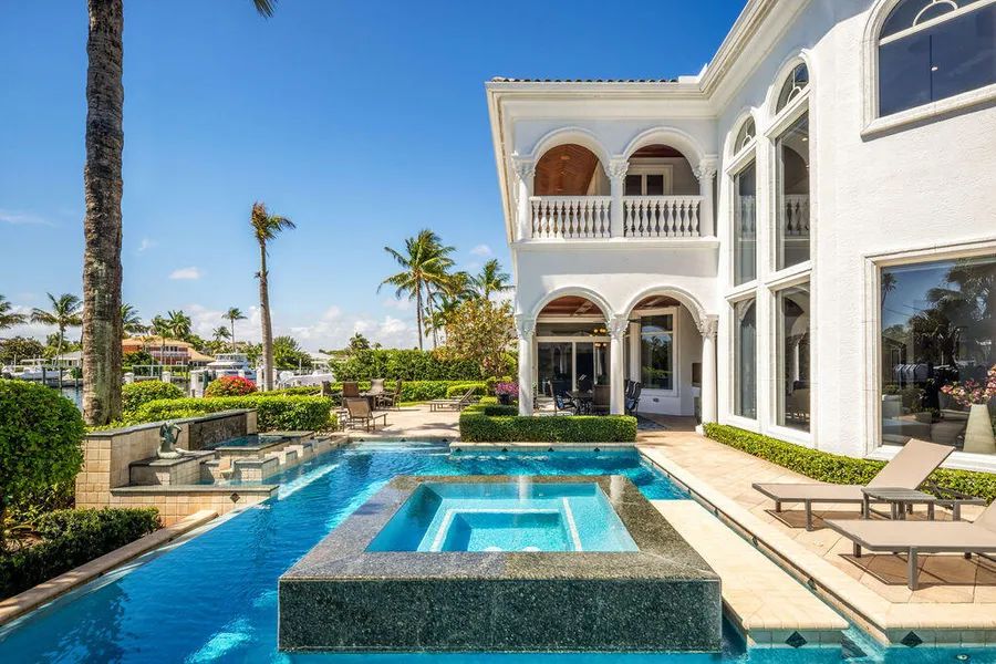 Exclusive Waterfront Estate With Private Dockage And Pools | FL 🇺🇸