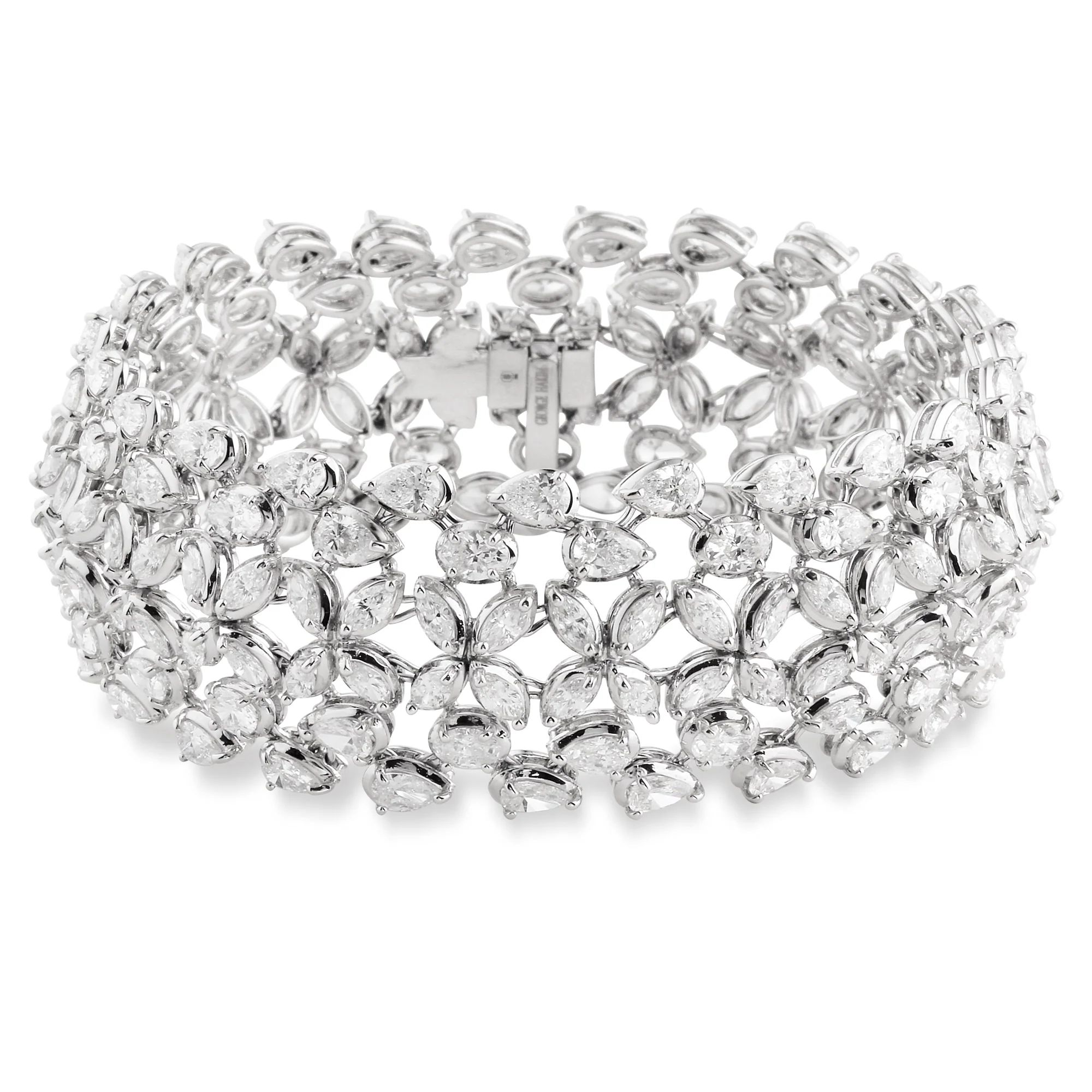 George Hakim High Jewellery bracelet set with diamonds in 18K white gold | Beirut 🇱🇧