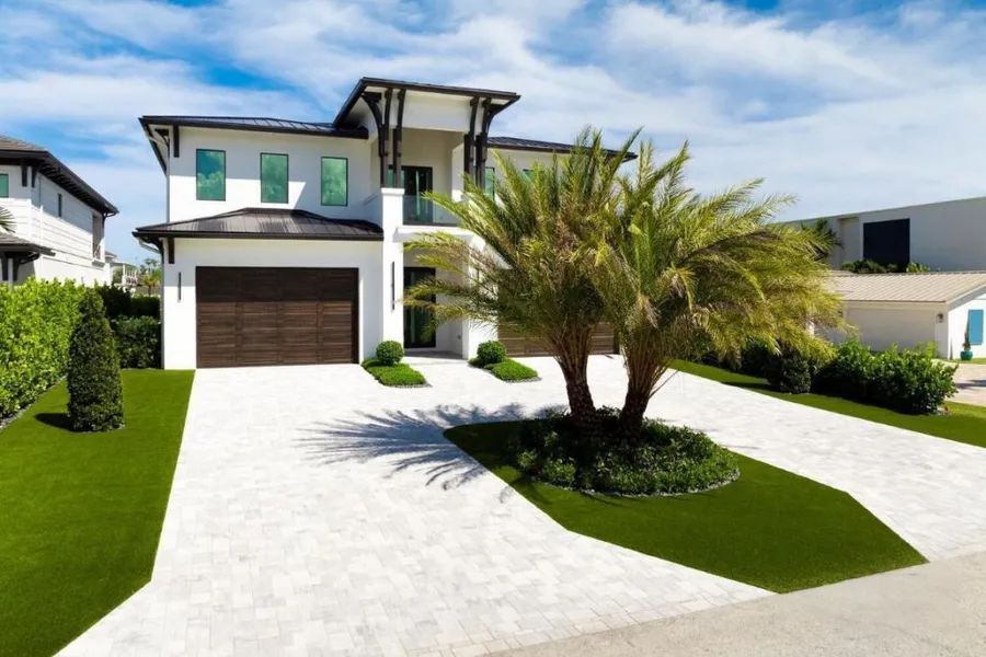 11288 W Teach Road Palm Beach Gardens, FL 33410 | 🇺🇸