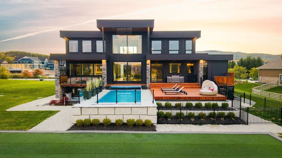 4 RAINTREE COURT COLLINGWOOD ON L9Y 0K2 | 🇨🇦