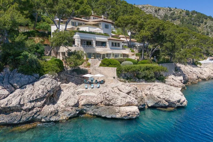 Unique Seafront Property In Formentor With Direct Sea Access | Pollenca 🇪🇸