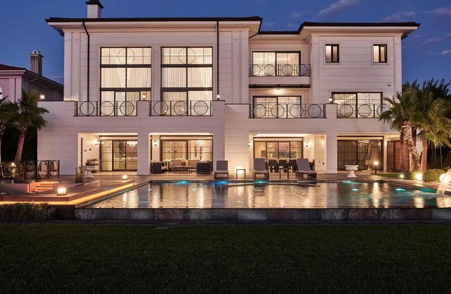 Prestigious 7+2 Detached Villa with Private Pool in Büyükçekmece, Istanbul | 🇹🇷