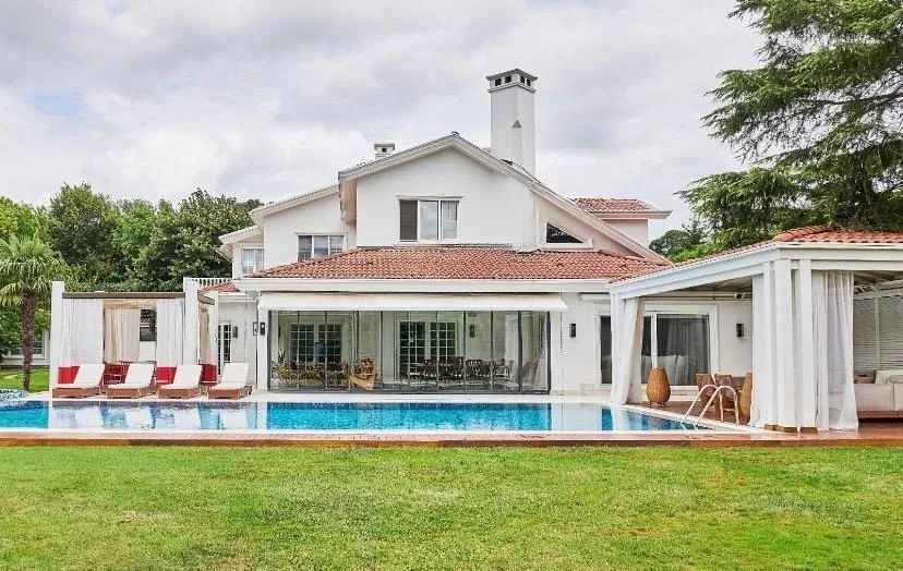 FULLY RENOVATED LUXURY KOZA MANSION IN ZEKERİYAKÖY – PRIVATE ESTATE WITH GUEST HOUSE | İstanbul 🇹🇷