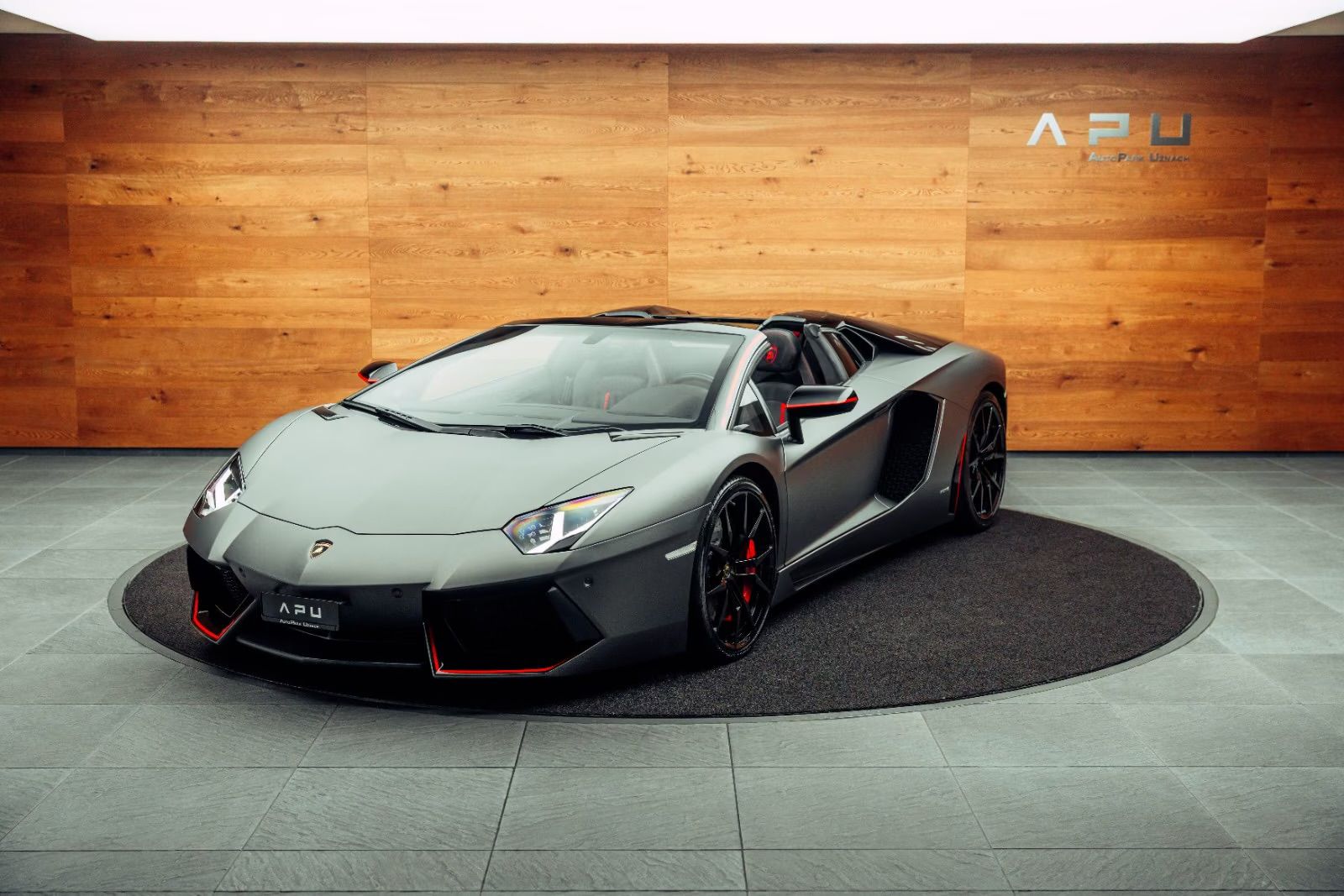 2016 Lamborghini Aventador LP 700-4 Roadster Pirelli Edition | Uznach 🇨🇭