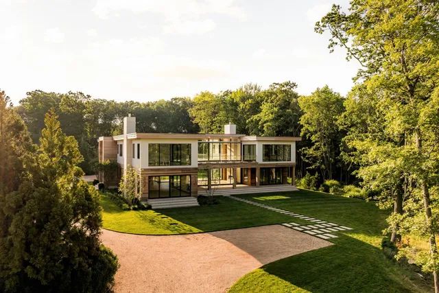 27 Fresh Pond Road Sag Harbor, New York, 11963 🇺🇸